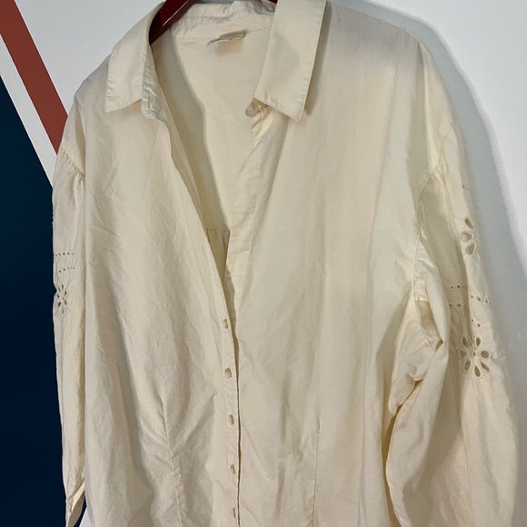 Elegant Cream Women's Blouse with Floral Eyelet Detailing Cottagecore - Picture 2 of 7